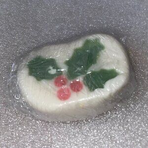Lush holiday Holly Berry Massage Bar rare Christmas Limited Edition item